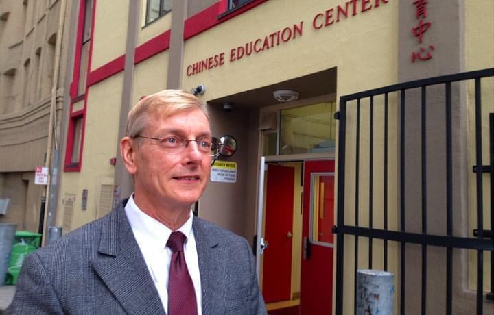 Classroom volunteer welcomes immigrants with time — and heart