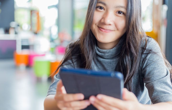Mobile holiday shoppers take note: 10 tips to keep your data safe
